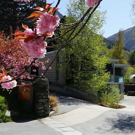 The Arrow Hotel Эрроутаун Экстерьер фото