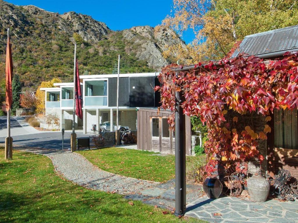 The Arrow Hotel Эрроутаун Экстерьер фото