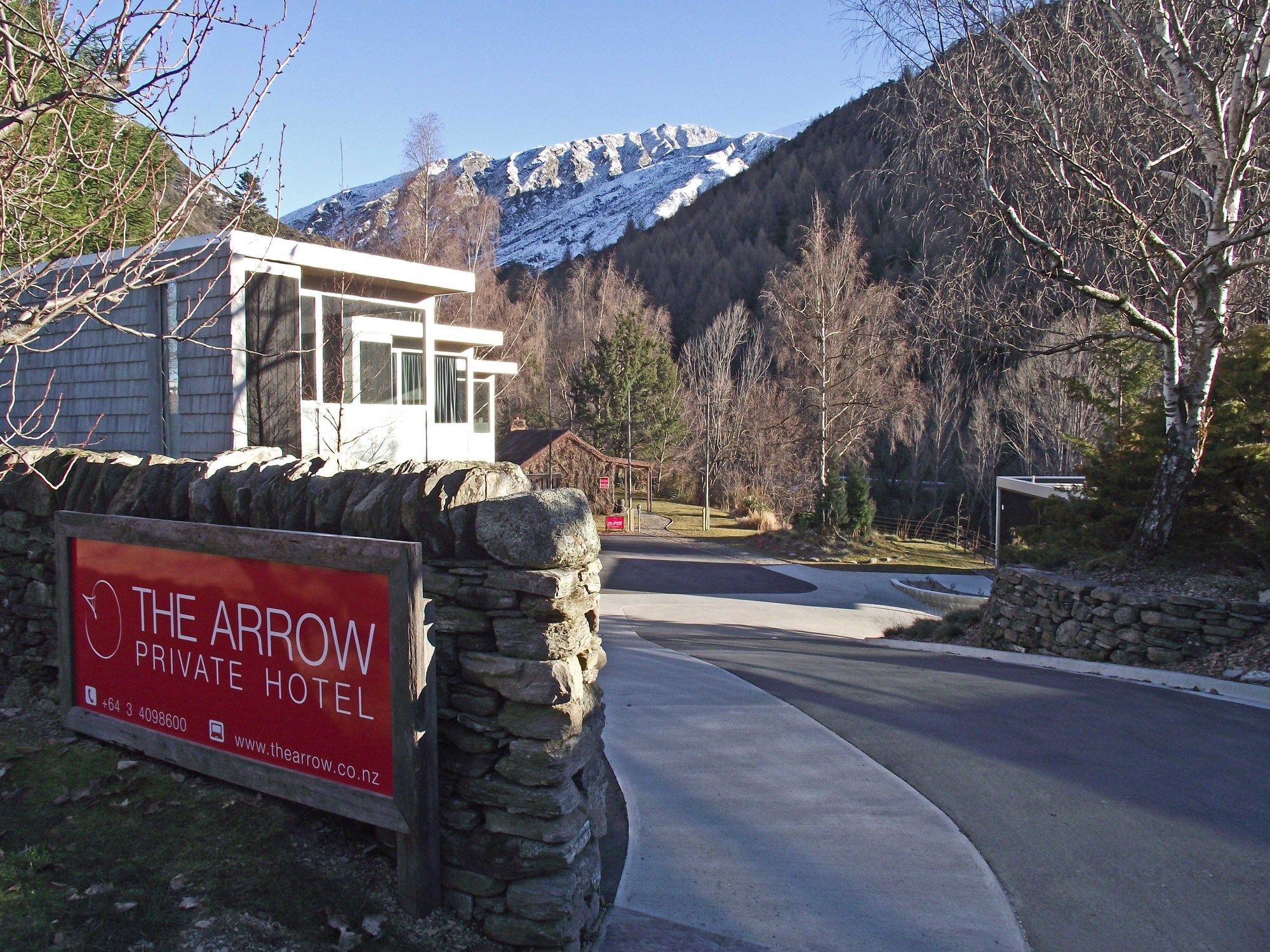 The Arrow Hotel Эрроутаун Экстерьер фото