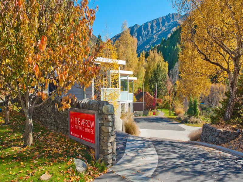 The Arrow Hotel Эрроутаун Экстерьер фото